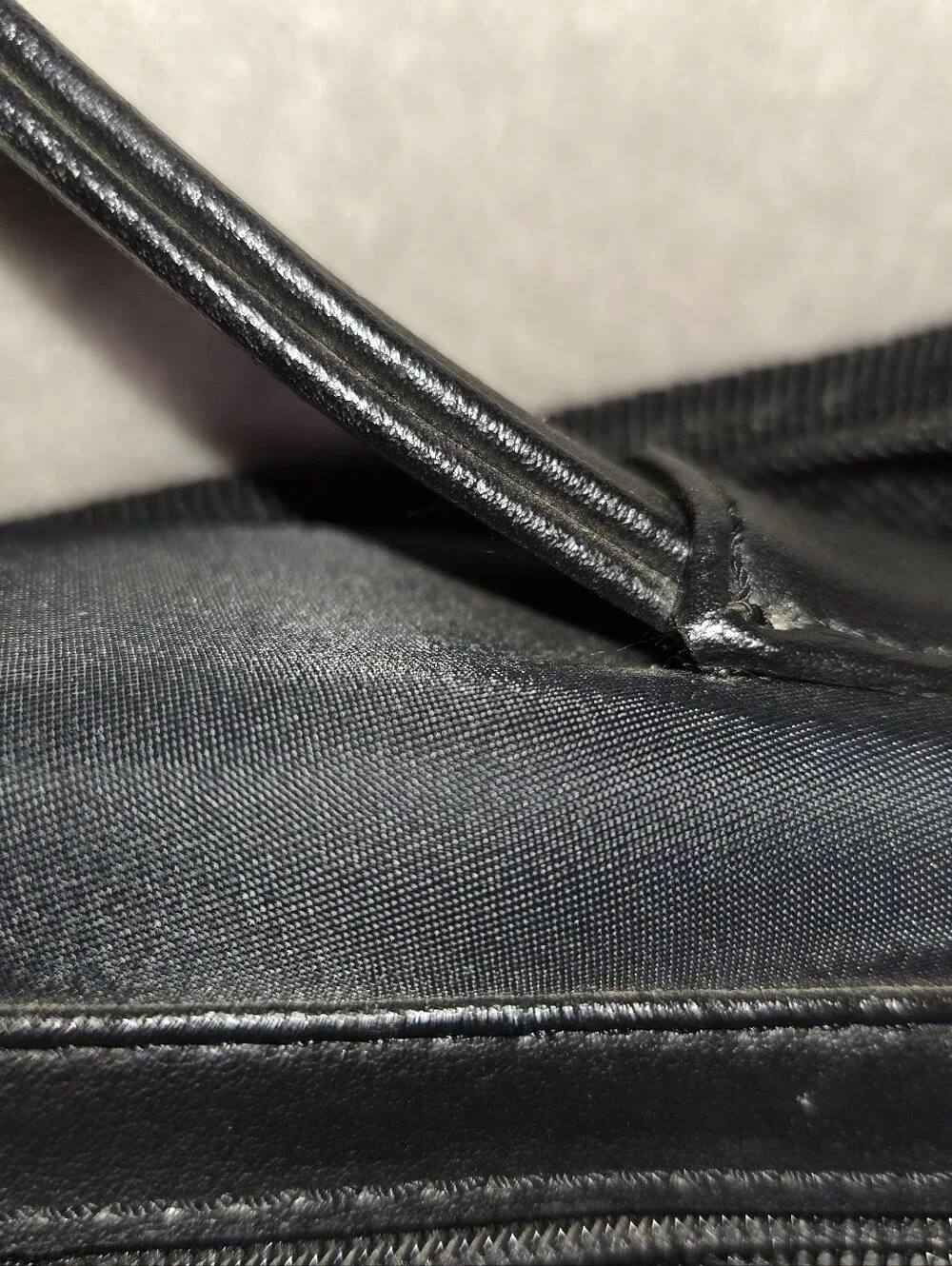 Geoffrey Beene Black Leather Messenger Briefcase Laptop Bag